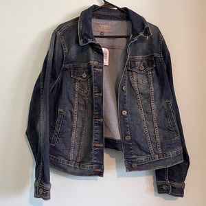NWT Torrid jean jacket ! Size 1X. Dark blue Trucker style